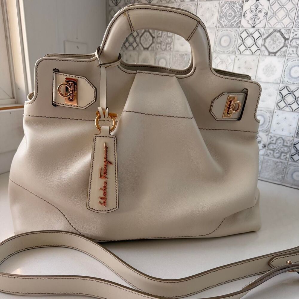 Salvatore Ferragamo Gancini Handbag Shoulder Bag